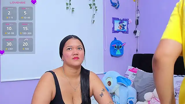 Snapshot of sara_mendez2 chatting on 10-11-25, 12:22 sara mendez2 online show from 10-11-25, 12:22