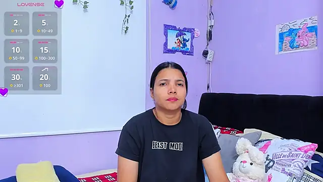 Snapshot of sara_mendez2 chatting on 10-14-25, 11:14 sara mendez2 online show from 10-14-25, 11:14