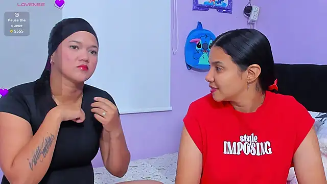 Snapshot of sara_mendez2 chatting on 10-11-25, 11:06 sara mendez2 online show from 10-11-25, 11:06