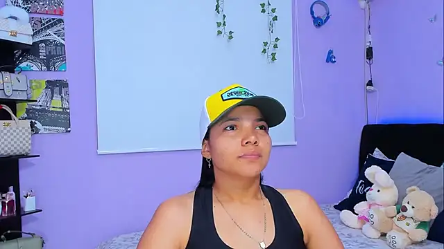 Snapshot of sara_mendez2 chatting on 03-10-25, 11:06 sara mendez2 online show from 03-10-25, 11:06