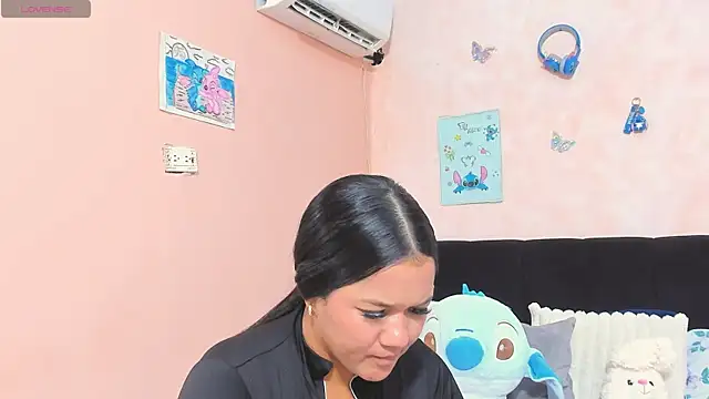 Snapshot of sara_mendez2 chatting on 05-12-26, 11:55 sara mendez2 online show from 05-12-26, 11:55