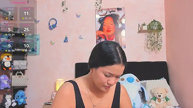 Snapshot of sara_mendez2 chatting on 06-10-26, 12:45 sara mendez2 online show from 06-10-26, 12:45