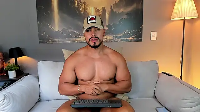 Snapshot of ApoloMakris chatting on 06-18-26, 07:08 ApoloMakris online show from 06-18-26, 07:08