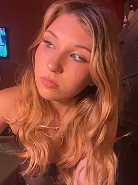 Snapshot of trapbaby386 chatting on 11-19-25, 06:30 trapbaby386 online show from 11-19-25, 06:30