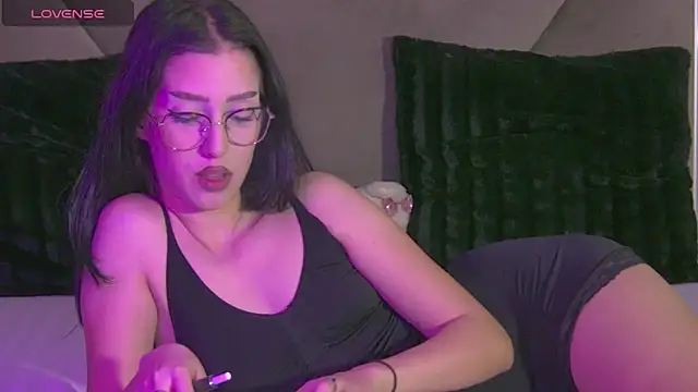 AishaHummer online show from 11-19-25, 08:20