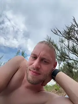 Snapshot of Zitus888 chatting on 06-21-26, 01:50 Zitus888 online show from 06-21-26, 01:50