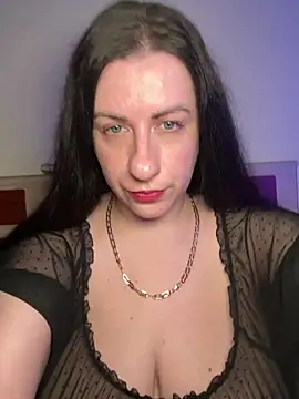 Snapshot of Evelinia chatting on 05-14-26, 03:42 Evelinia online show from 05-14-26, 03:42