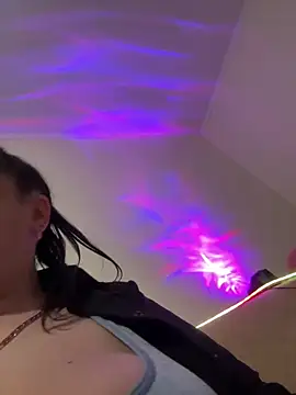 Evelinia online show from 10-29-25, 02:49