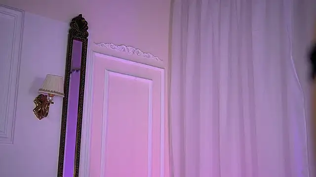 Snapshot of AdelineKing chatting on 03-18-25, 05:45 AdelineKing online show from 03-18-25, 05:45