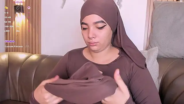 Snapshot of malak_nanyy chatting on 02-23-26, 10:38 malak nanyy online show from 02-23-26, 10:38