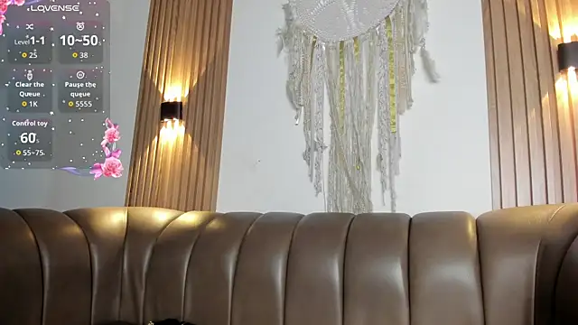 malak nanyy online show from 10-12-25, 10:49