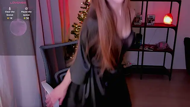 Snapshot of Hailees_secrets chatting on 12-24-24, 04:40 Hailees secrets online show from 12-24-24, 04:40