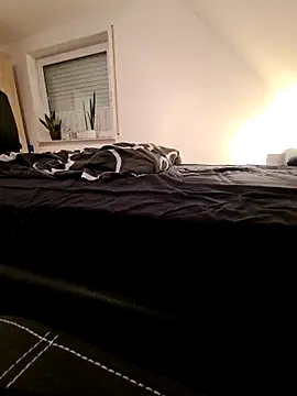 tom8912 online show from 02-16-25, 12:19