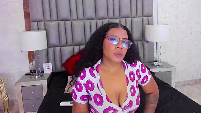 Snapshot of MelannyTylor chatting on 01-24-25, 04:05 MelannyTylor online show from 01-24-25, 04:05