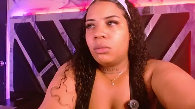 Snapshot of MelannyTylor chatting on 10-29-25, 12:20 MelannyTylor online show from 10-29-25, 12:20