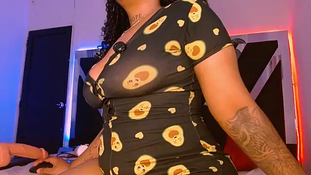 Snapshot of MelannyTylor chatting on 11-27-25, 05:30 MelannyTylor online show from 11-27-25, 05:30