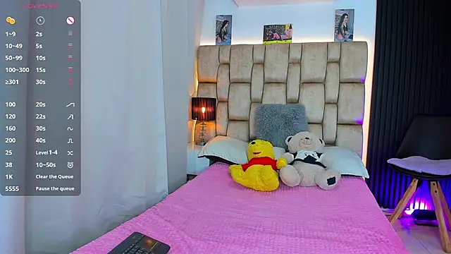 Snapshot of little_sophie18 chatting on 10-06-25, 07:58 little sophie18 online show from 10-06-25, 07:58