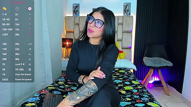 little sophie18 online show from 11-16-25, 09:30