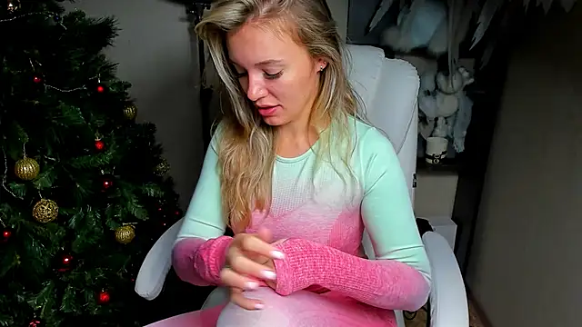 foxy blond online show from 12-04-25, 12:31