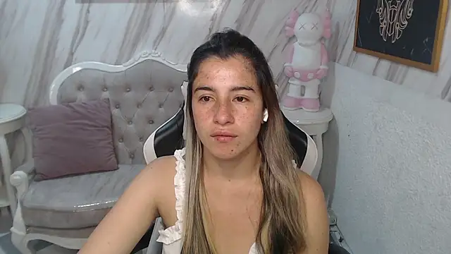 Valerie b online show from 03-18-25, 03:02