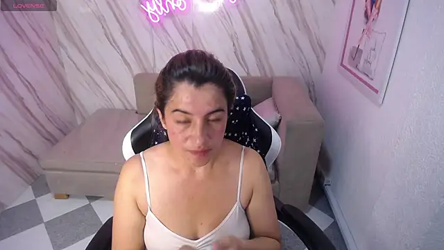 Valerie b online show from 02-19-25, 07:37