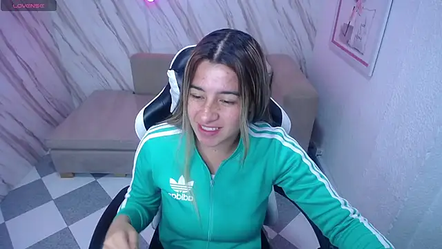 Valerie b online show from 02-13-25, 03:07