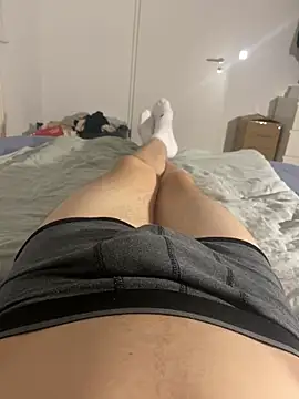 Snapshot of Nio-5 chatting on 12-12-24, 10:20 Nio-5 online show from 12-12-24, 10:20