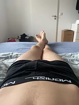 Snapshot of Nio-5 chatting on 12-11-24, 12:12 Nio-5 online show from 12-11-24, 12:12