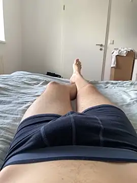 Snapshot of Nio-5 chatting on 12-20-24, 11:54 Nio-5 online show from 12-20-24, 11:54