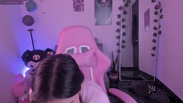 Snapshot of cami_mila9 chatting on 11-14-25, 07:39 cami mila9 online show from 11-14-25, 07:39