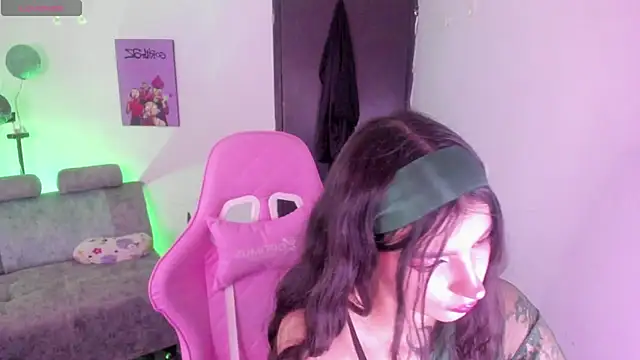 Snapshot of cami_mila9 chatting on 11-29-25, 10:32 cami mila9 online show from 11-29-25, 10:32