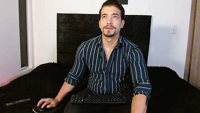 Snapshot of Ian_Daviz chatting on 06-07-26, 02:11 Ian Daviz online show from 06-07-26, 02:11
