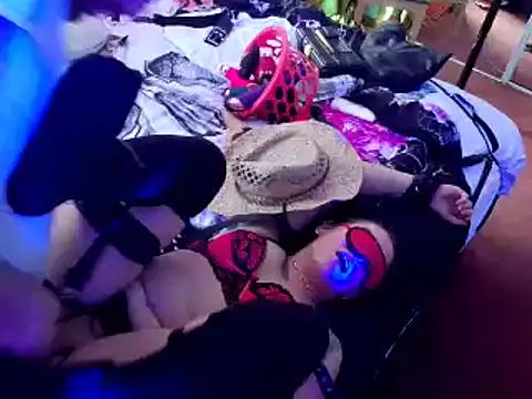 KRYZTALYNXXX online show from 01-01-25, 05:11