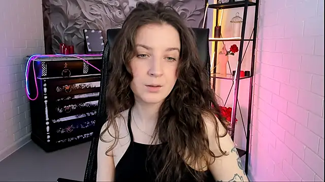 Snapshot of JackieByrd chatting on 09-14-25, 01:22 JackieByrd online show from 09-14-25, 01:22