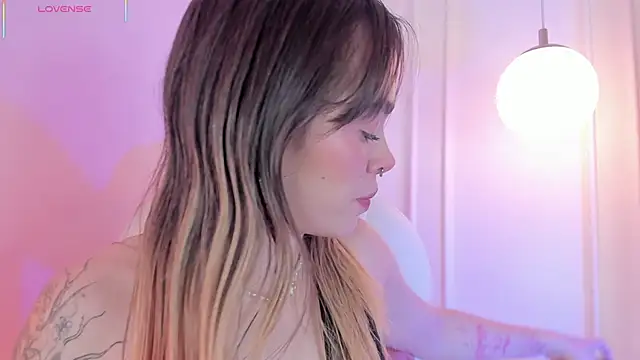 Lucy Vega online show from 01-19-26, 04:38