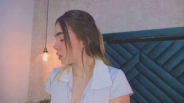 Lucy Vega online show from 09-13-25, 04:01