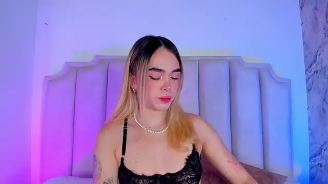 Lucy Vega online show from 03-22-25, 11:42