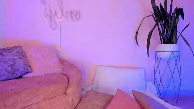 Lucy Vega online show from 01-06-26, 03:43