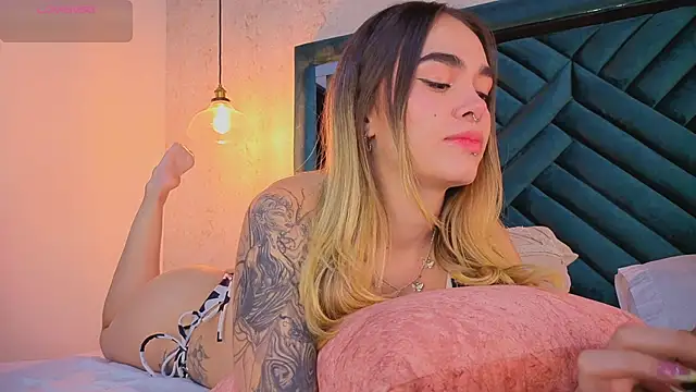 Lucy Vega online show from 10-17-25, 04:49