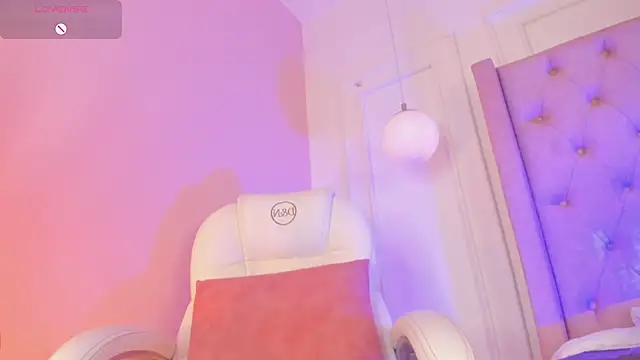 Lucy Vega online show from 11-14-25, 05:00