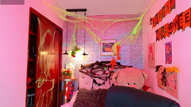 meghan nill online show from 10-28-25, 02:56