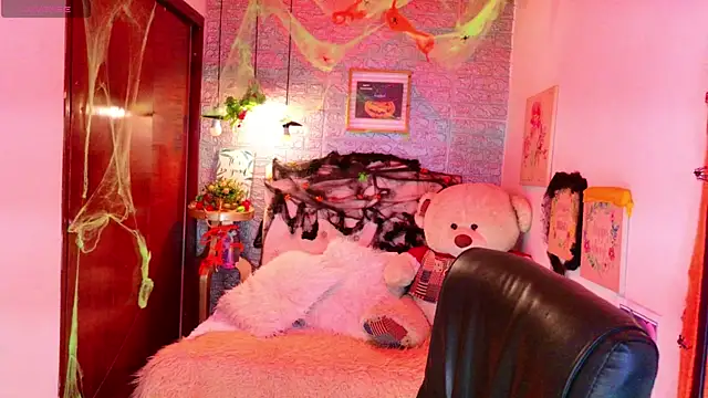 meghan nill online show from 10-04-25, 02:57