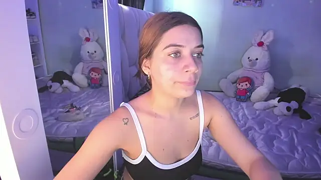 KittyKlum online show from 12-18-25, 04:44