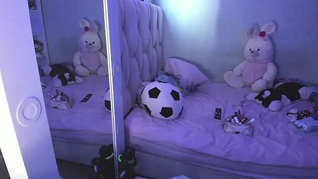 KittyKlum online show from 01-14-26, 04:32