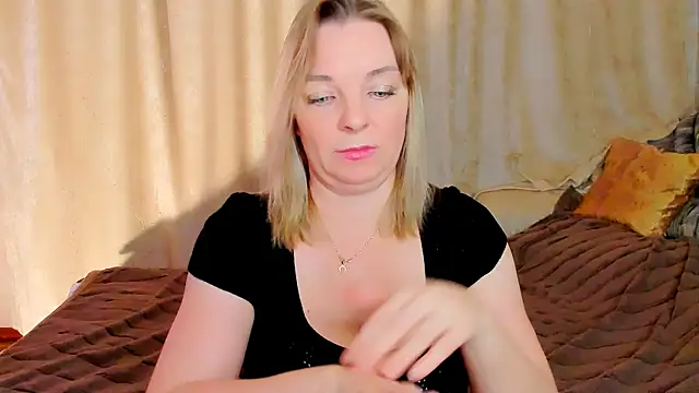 Regina  blue online show from 12-18-25, 03:38