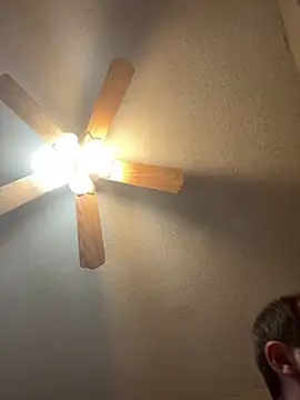 SmokingSloth online show from 11-25-25, 02:56