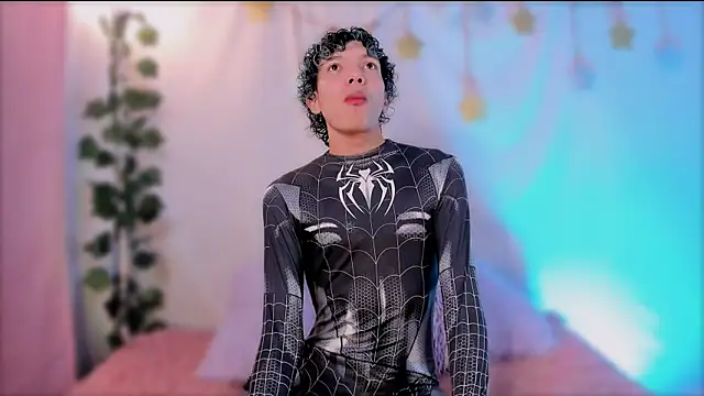 Im Alejo online show from 10-31-25, 02:52