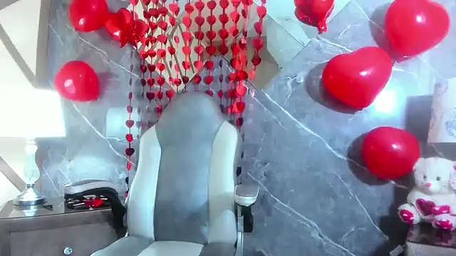 Snapshot of FernandaClar chatting on 02-14-26, 03:12 FernandaClar online show from 02-14-26, 03:12