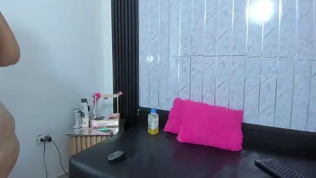 FernandaClar online show from 10-26-25, 03:18