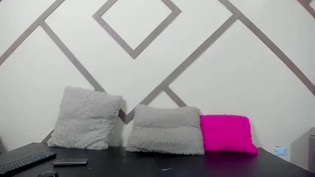 Snapshot of FernandaClar chatting on 01-16-26, 01:04 FernandaClar online show from 01-16-26, 01:04